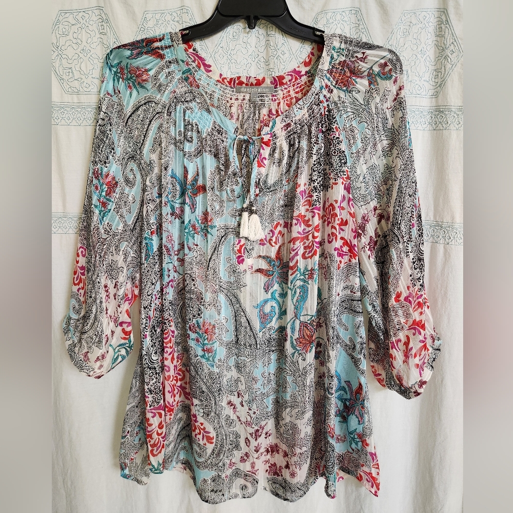 Daniel Rainn 3x sheer Paisley top